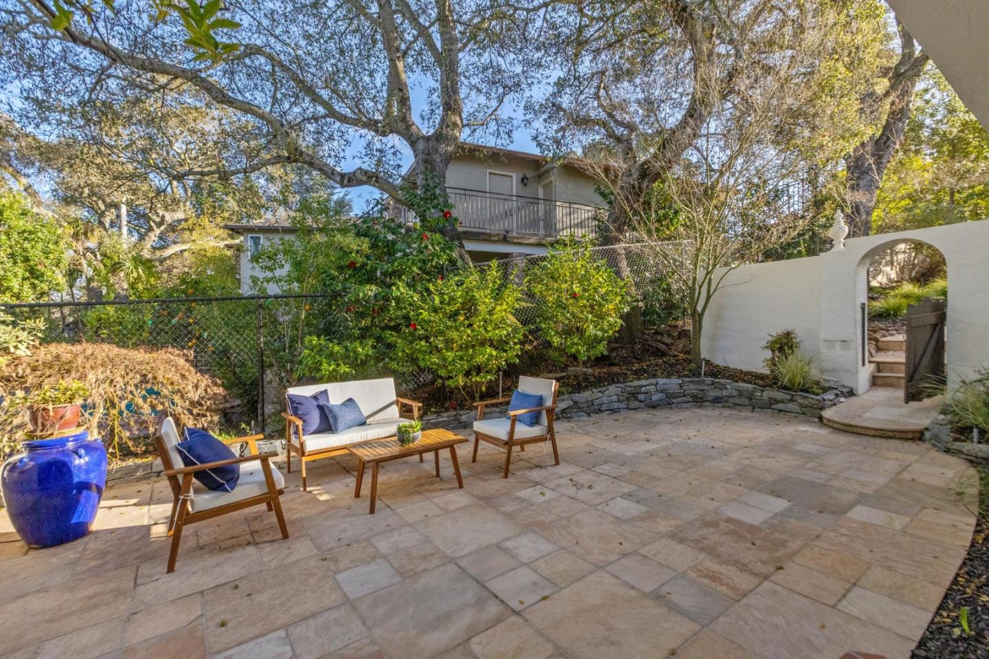 Detail Gallery Image 61 of 67 For 2323 Summit Dr, Hillsborough,  CA 94010 - 5 Beds | 5 Baths