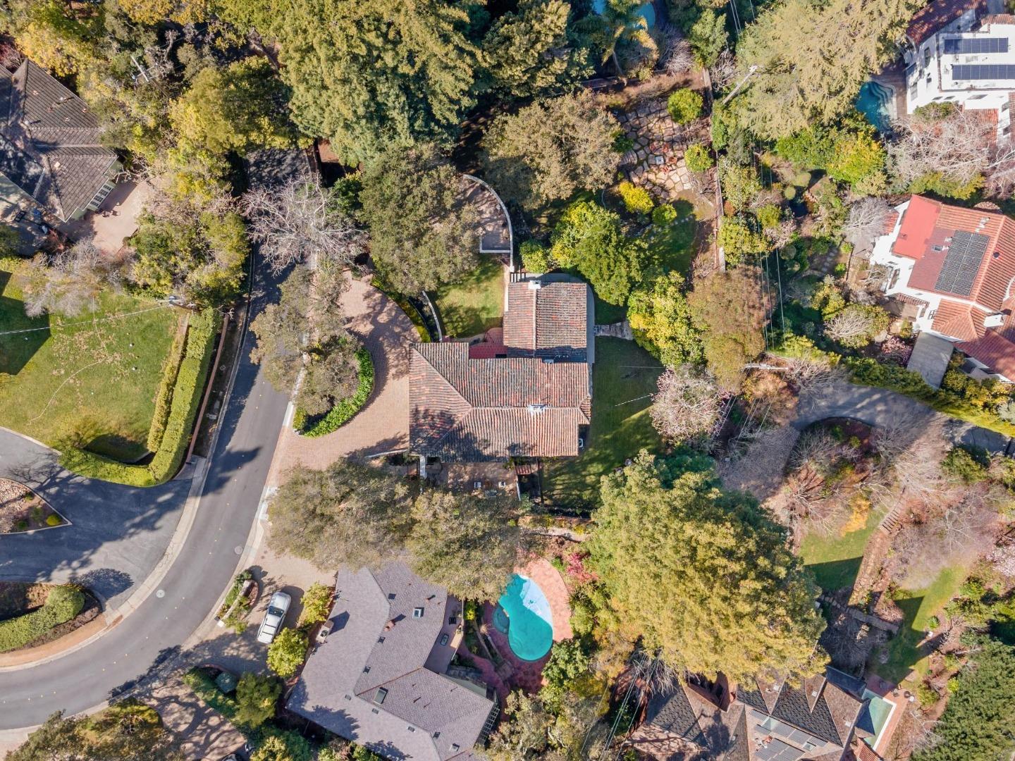 Detail Gallery Image 63 of 67 For 2323 Summit Dr, Hillsborough,  CA 94010 - 5 Beds | 5 Baths