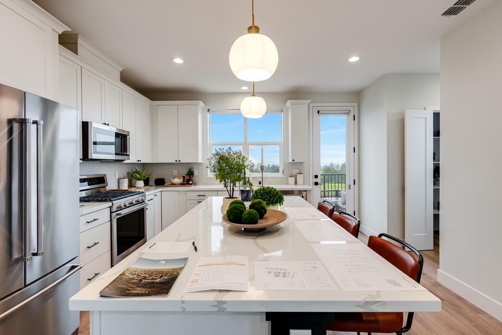 Detail Gallery Image 13 of 39 For 105 Skyline Vista Way, Watsonville,  CA 95076 - 3 Beds | 3/1 Baths