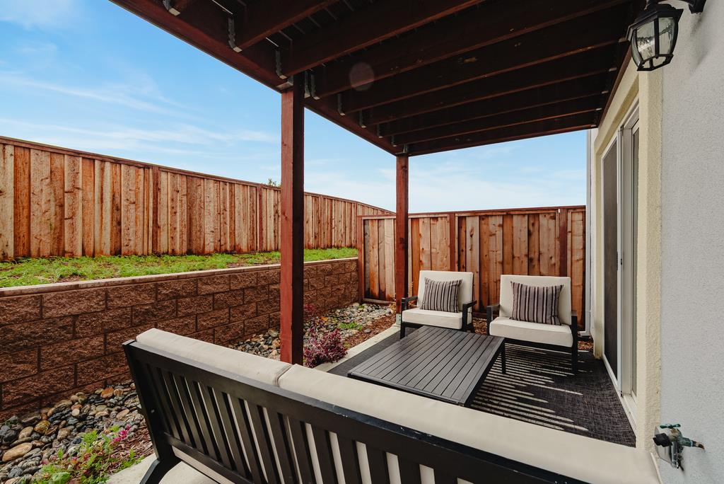 Detail Gallery Image 5 of 39 For 105 Skyline Vista Way, Watsonville,  CA 95076 - 3 Beds | 3/1 Baths