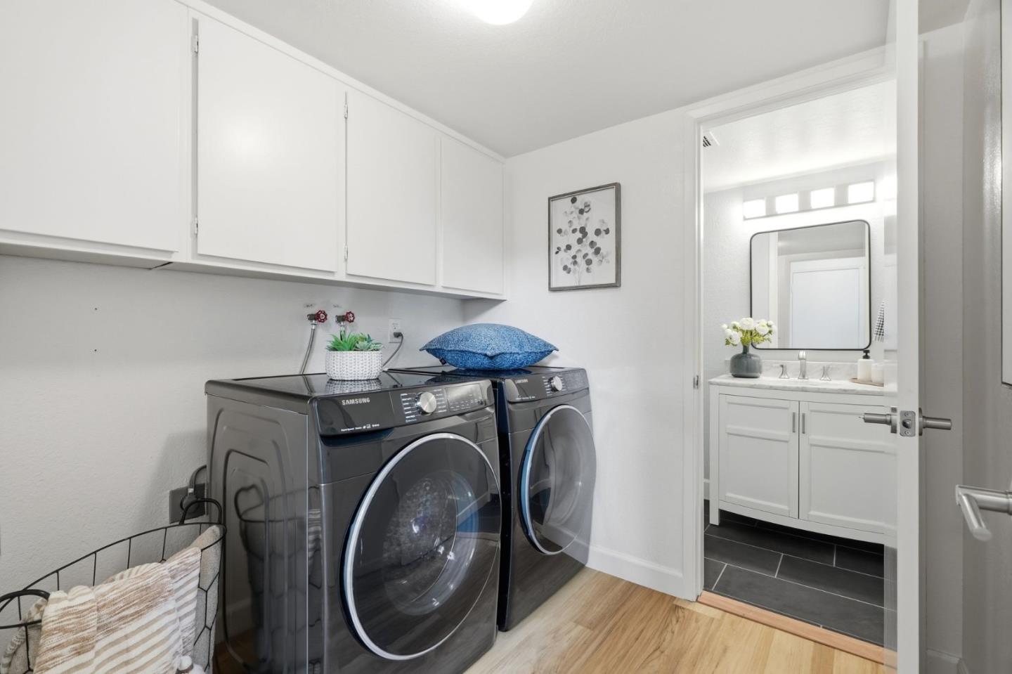 Detail Gallery Image 12 of 31 For 19713 Vineyard Ln, Saratoga,  CA 95070 - 2 Beds | 2/1 Baths