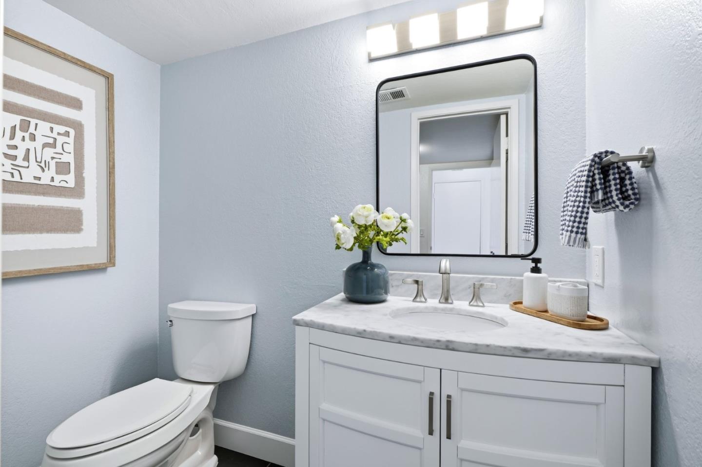 Detail Gallery Image 13 of 31 For 19713 Vineyard Ln, Saratoga,  CA 95070 - 2 Beds | 2/1 Baths