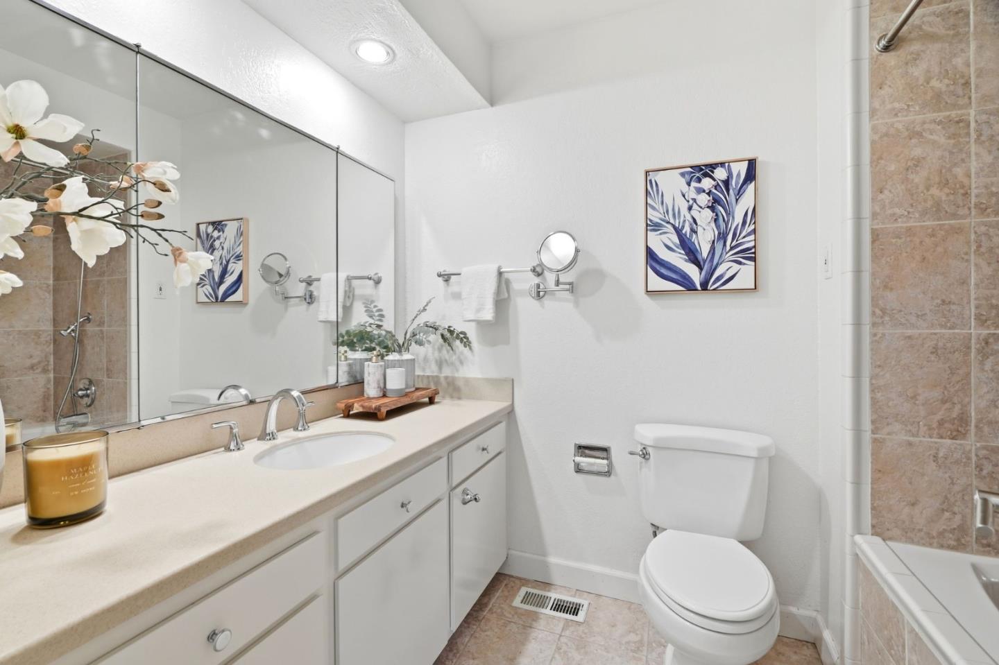 Detail Gallery Image 18 of 31 For 19713 Vineyard Ln, Saratoga,  CA 95070 - 2 Beds | 2/1 Baths