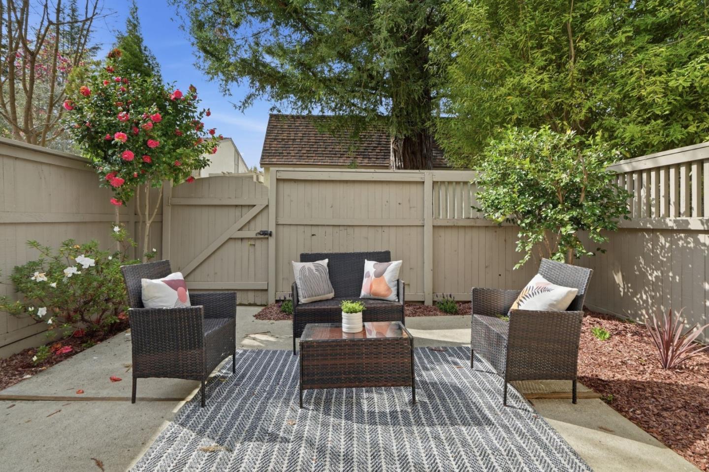 Detail Gallery Image 2 of 31 For 19713 Vineyard Ln, Saratoga,  CA 95070 - 2 Beds | 2/1 Baths