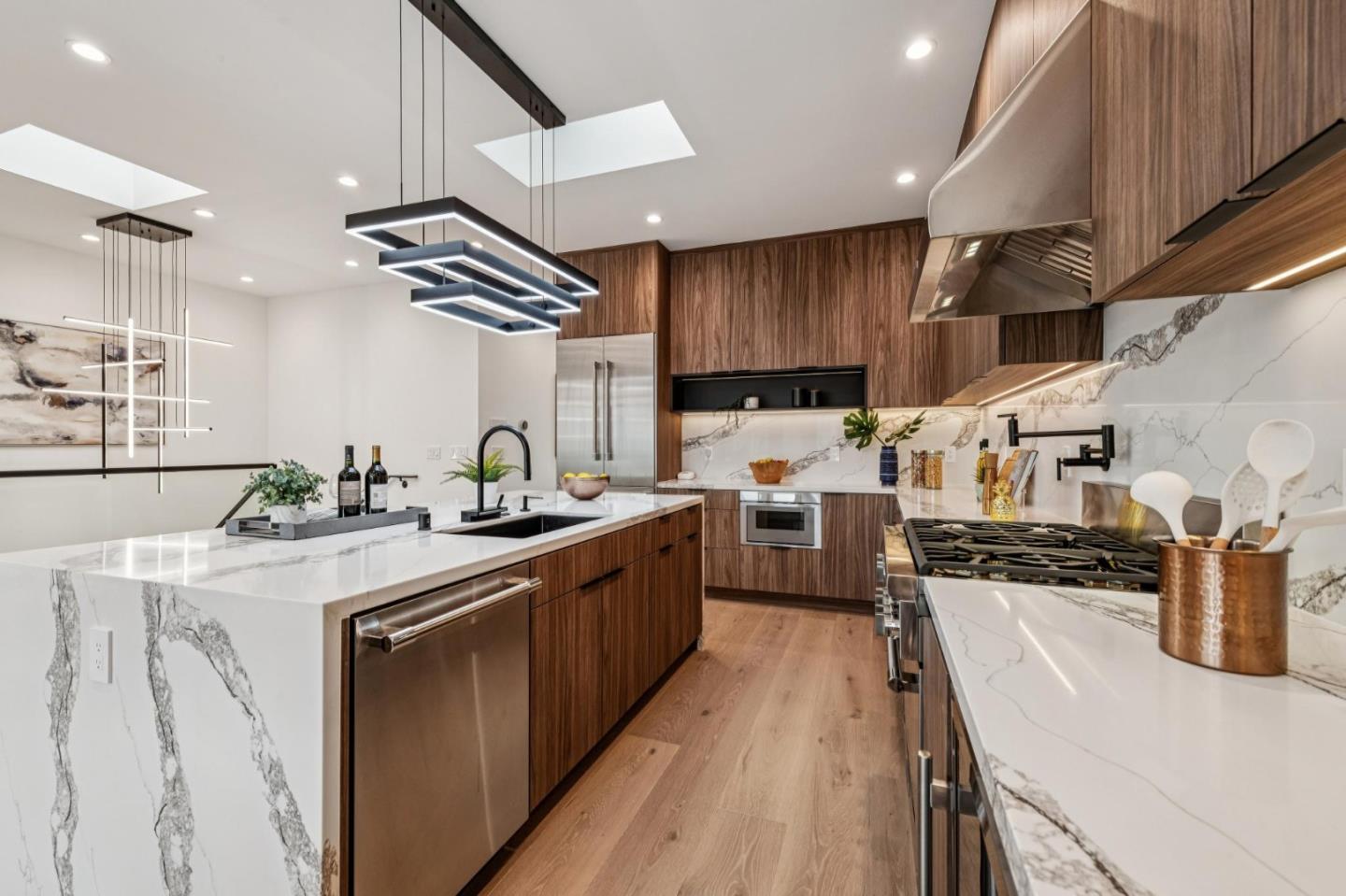 Detail Gallery Image 18 of 81 For 1354 29th Ave, San Francisco,  CA 94122 - 4 Beds | 4 Baths