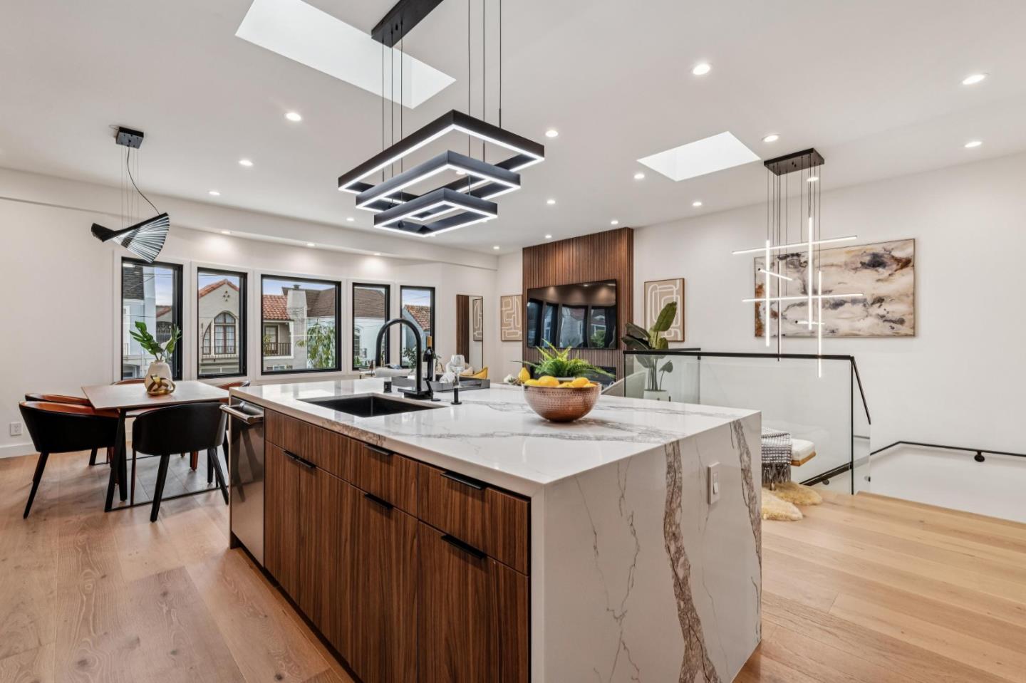 Detail Gallery Image 19 of 81 For 1354 29th Ave, San Francisco,  CA 94122 - 4 Beds | 4 Baths