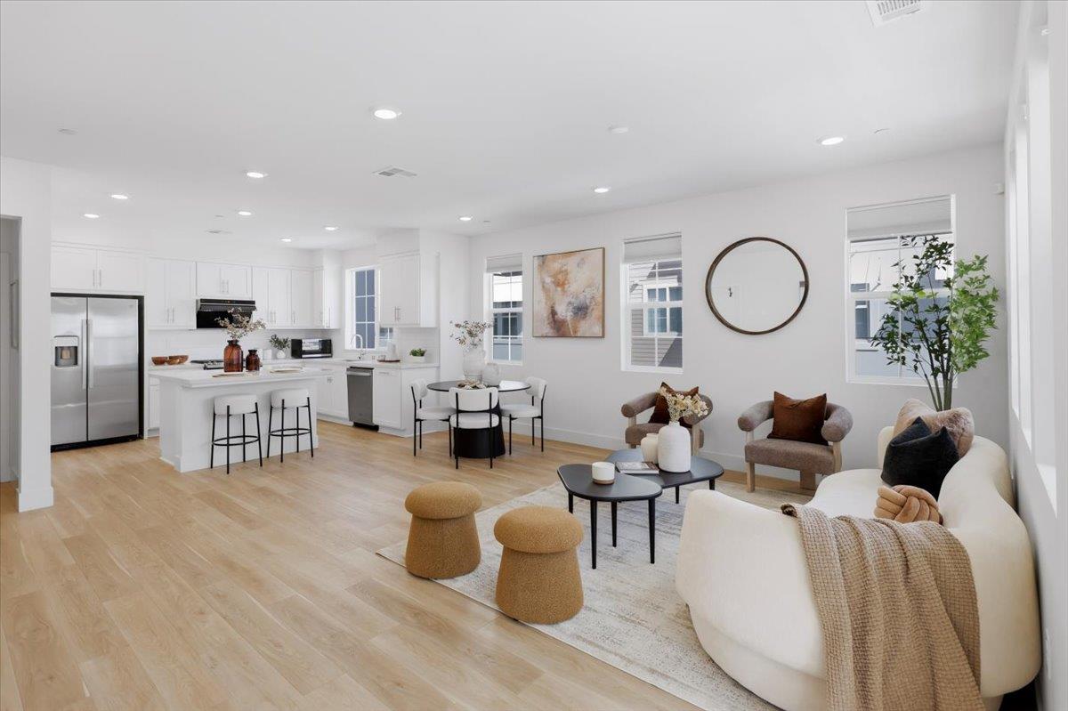 Front Image Thumbnail for ML82036661