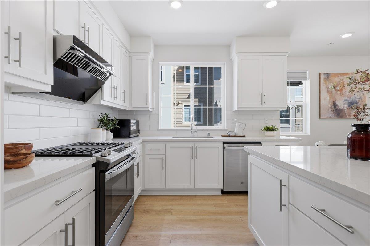 Detail Gallery Image 10 of 40 For 9343 Ocean Park Way, Newark,  CA 94560 - 2 Beds | 2/1 Baths