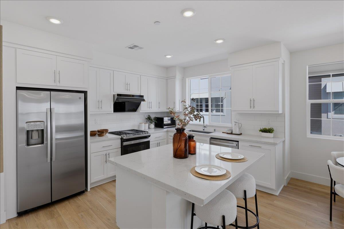 Detail Gallery Image 13 of 40 For 9343 Ocean Park Way, Newark,  CA 94560 - 2 Beds | 2/1 Baths