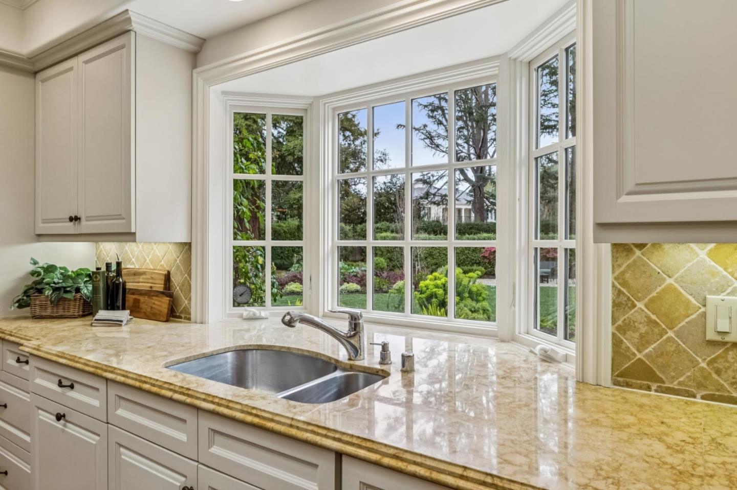 Detail Gallery Image 21 of 49 For 58 Deodora Dr, Atherton,  CA 94027 - 5 Beds | 3/2 Baths