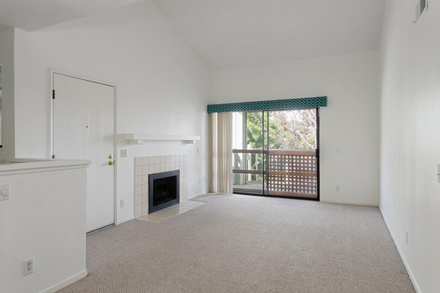 Detail Gallery Image 3 of 21 For 3674 Oakwood Ter #302,  Fremont,  CA 94536 - 1 Beds | 1 Baths