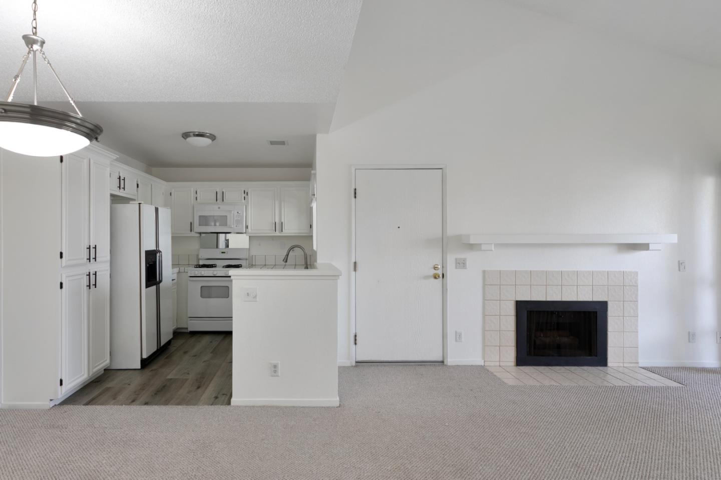 Detail Gallery Image 5 of 21 For 3674 Oakwood Ter #302,  Fremont,  CA 94536 - 1 Beds | 1 Baths