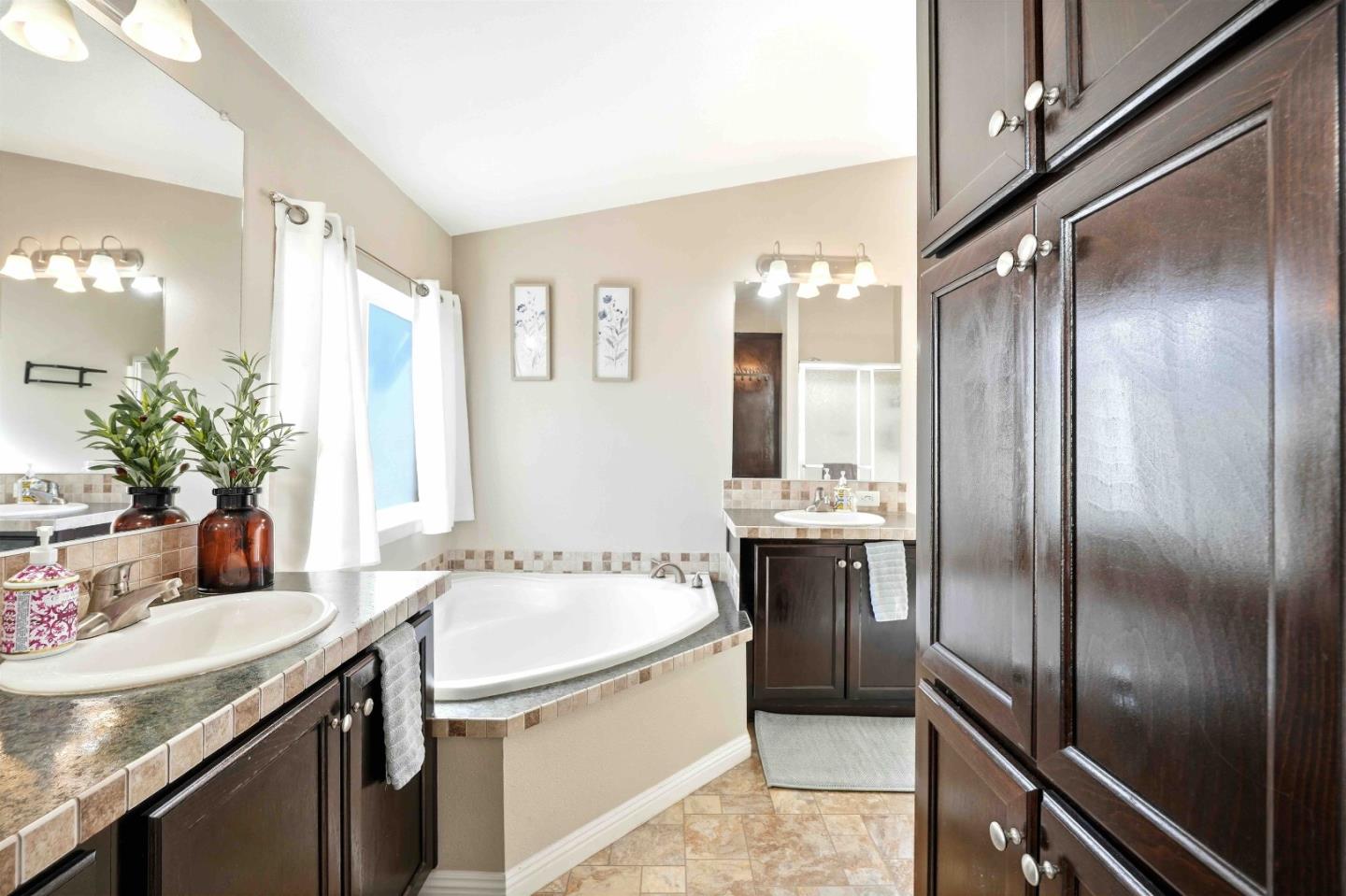 Detail Gallery Image 10 of 34 For 6130 Monterey Rd #203,  San Jose,  CA 95138 - 3 Beds | 2 Baths