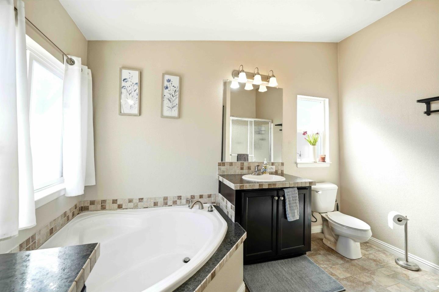 Detail Gallery Image 11 of 34 For 6130 Monterey Rd #203,  San Jose,  CA 95138 - 3 Beds | 2 Baths