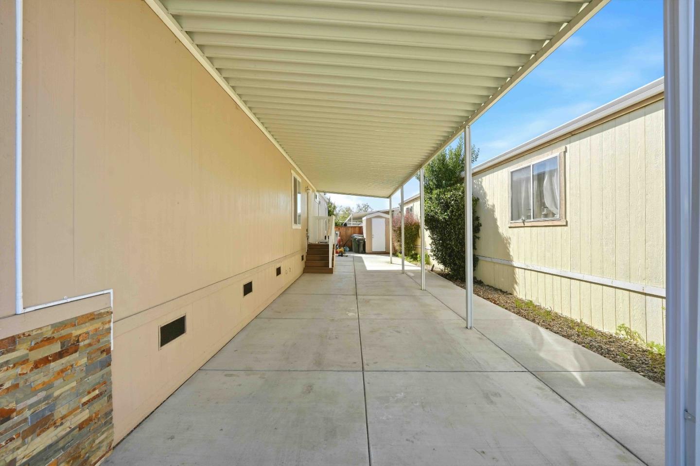 Detail Gallery Image 2 of 34 For 6130 Monterey Rd #203,  San Jose,  CA 95138 - 3 Beds | 2 Baths