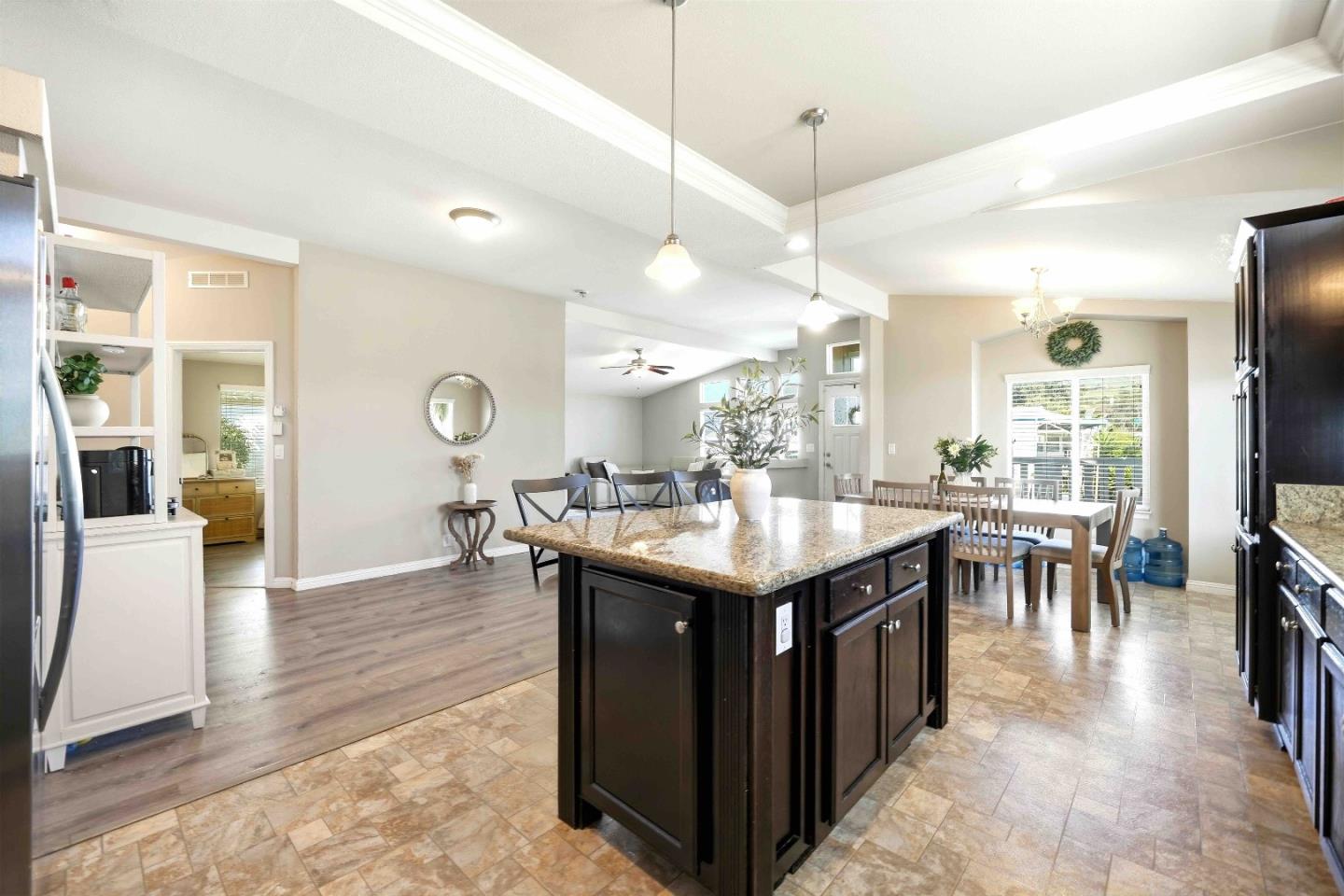 Detail Gallery Image 26 of 34 For 6130 Monterey Rd #203,  San Jose,  CA 95138 - 3 Beds | 2 Baths