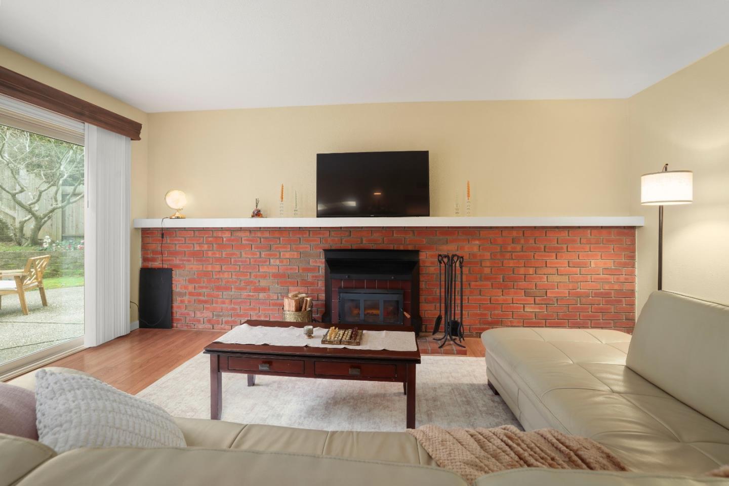 Detail Gallery Image 18 of 36 For 25638 West Camino Vista, Hayward,  CA 94541 - 4 Beds | 2/1 Baths