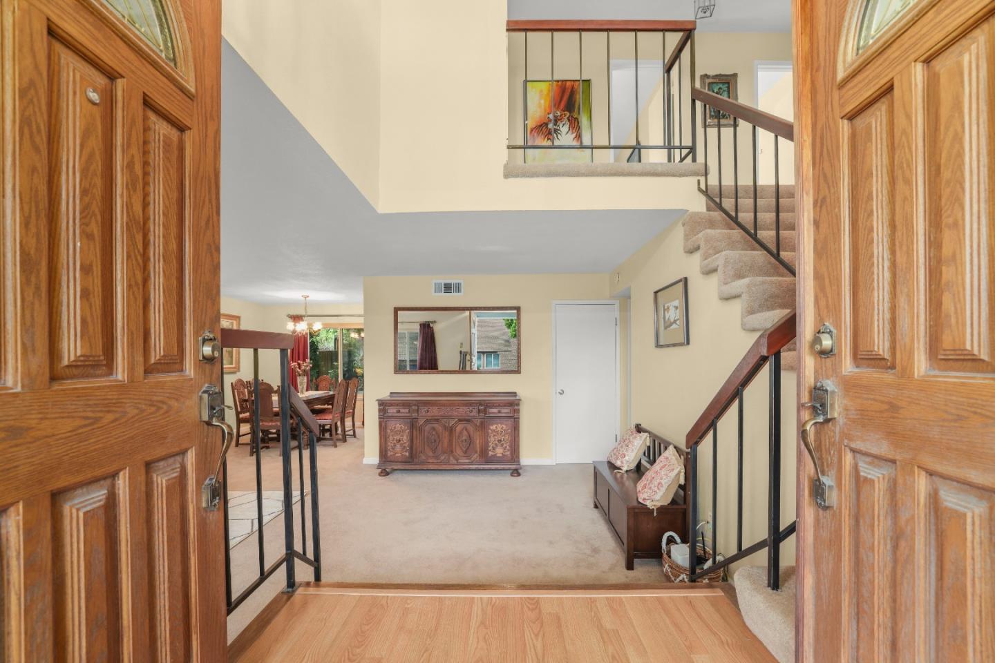 Detail Gallery Image 4 of 36 For 25638 West Camino Vista, Hayward,  CA 94541 - 4 Beds | 2/1 Baths