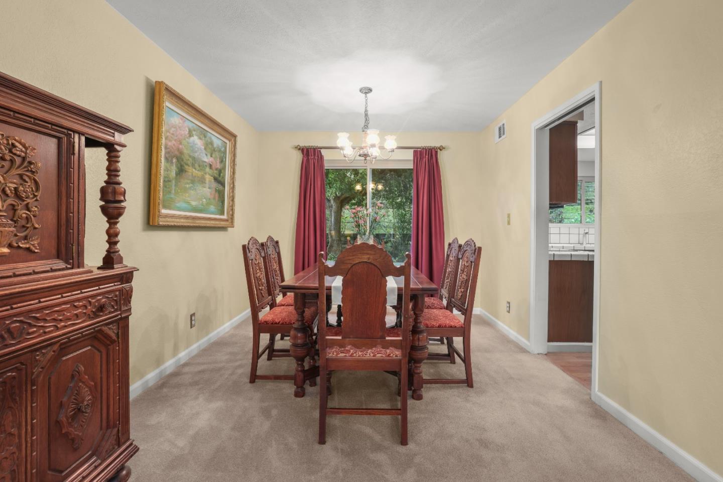 Detail Gallery Image 8 of 36 For 25638 West Camino Vista, Hayward,  CA 94541 - 4 Beds | 2/1 Baths