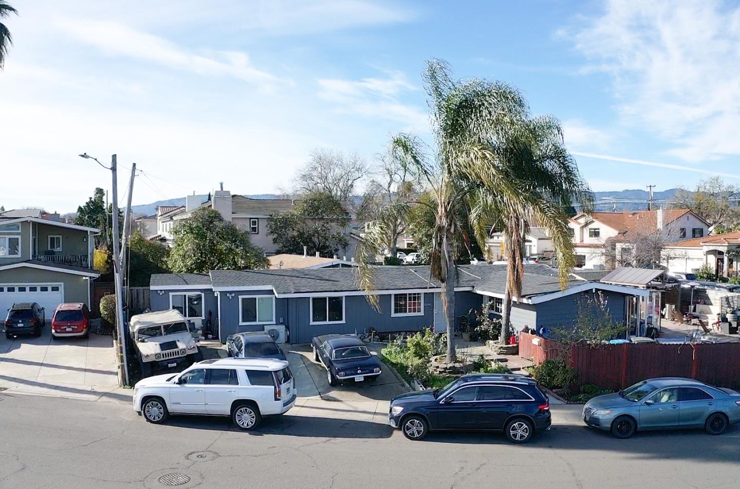 Detail Gallery Image 2 of 51 For 18940 Loree Ave, Cupertino,  CA 95014 - 5 Beds | 3 Baths