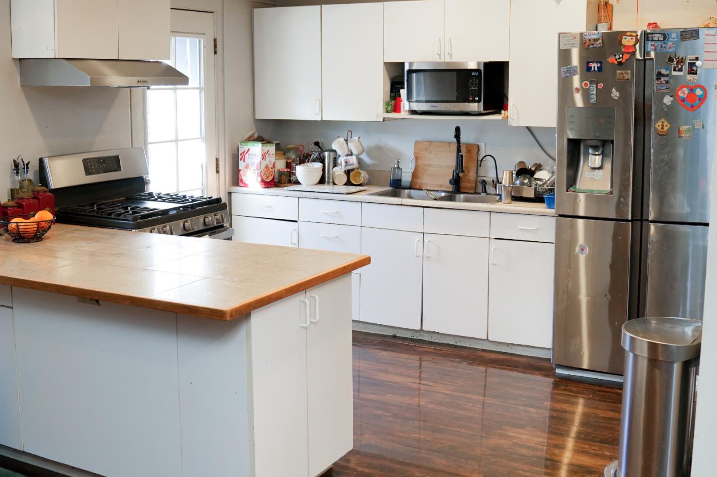 Detail Gallery Image 4 of 51 For 18940 Loree Ave, Cupertino,  CA 95014 - 5 Beds | 3 Baths