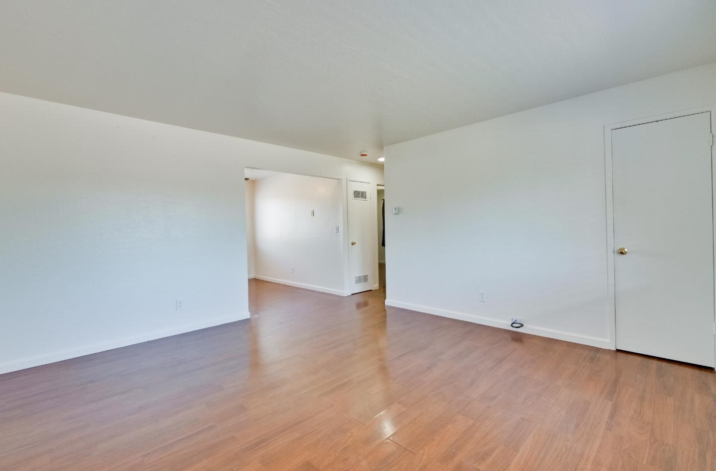 Detail Gallery Image 3 of 14 For 7537 Rogers Ln #3,  Gilroy,  CA 95020 - 2 Beds | 1 Baths