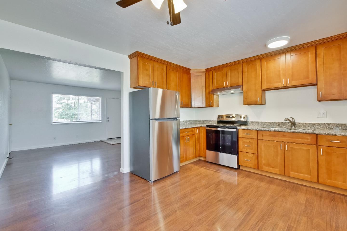 Detail Gallery Image 6 of 14 For 7537 Rogers Ln #3,  Gilroy,  CA 95020 - 2 Beds | 1 Baths