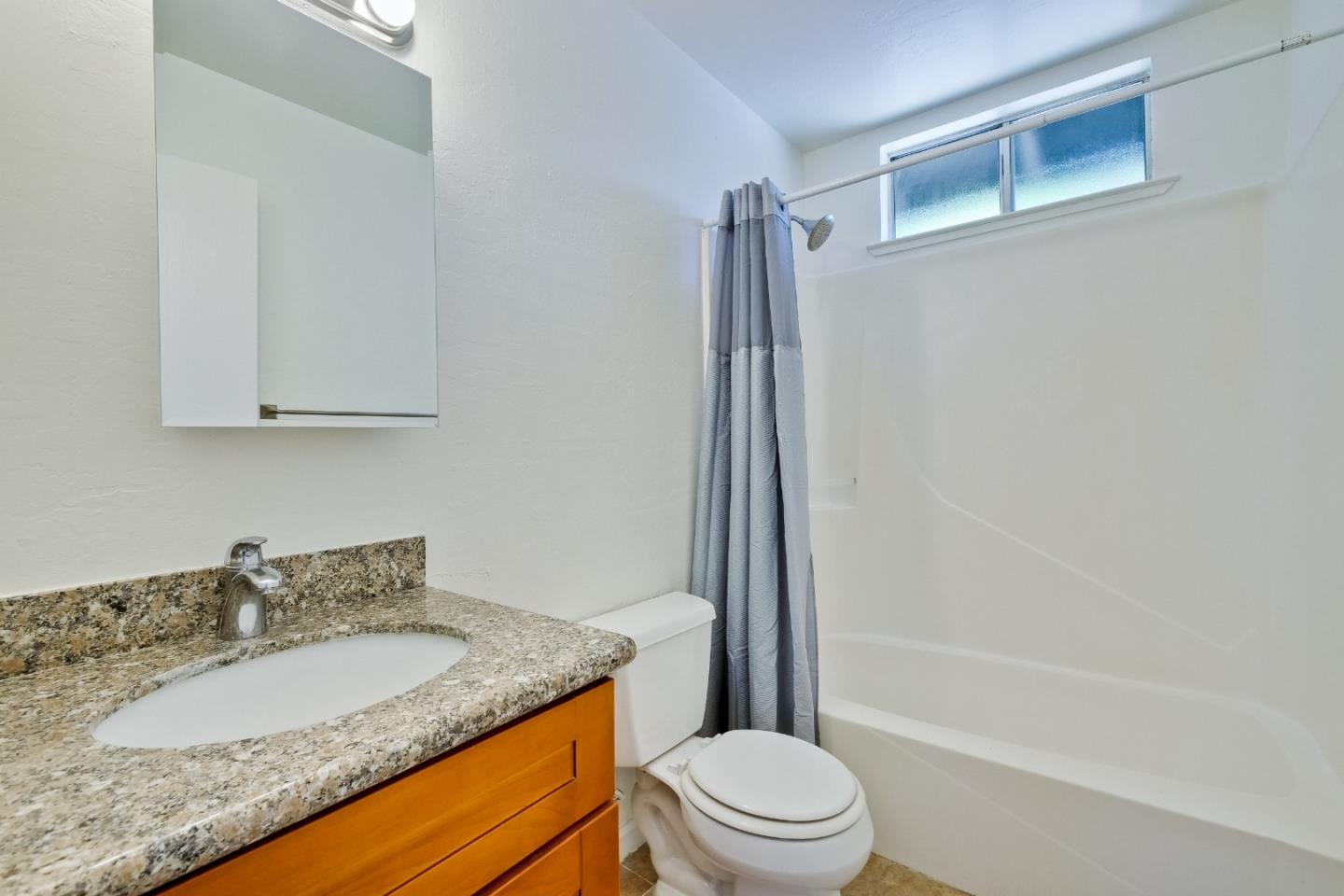 Detail Gallery Image 8 of 14 For 7537 Rogers Ln #3,  Gilroy,  CA 95020 - 2 Beds | 1 Baths