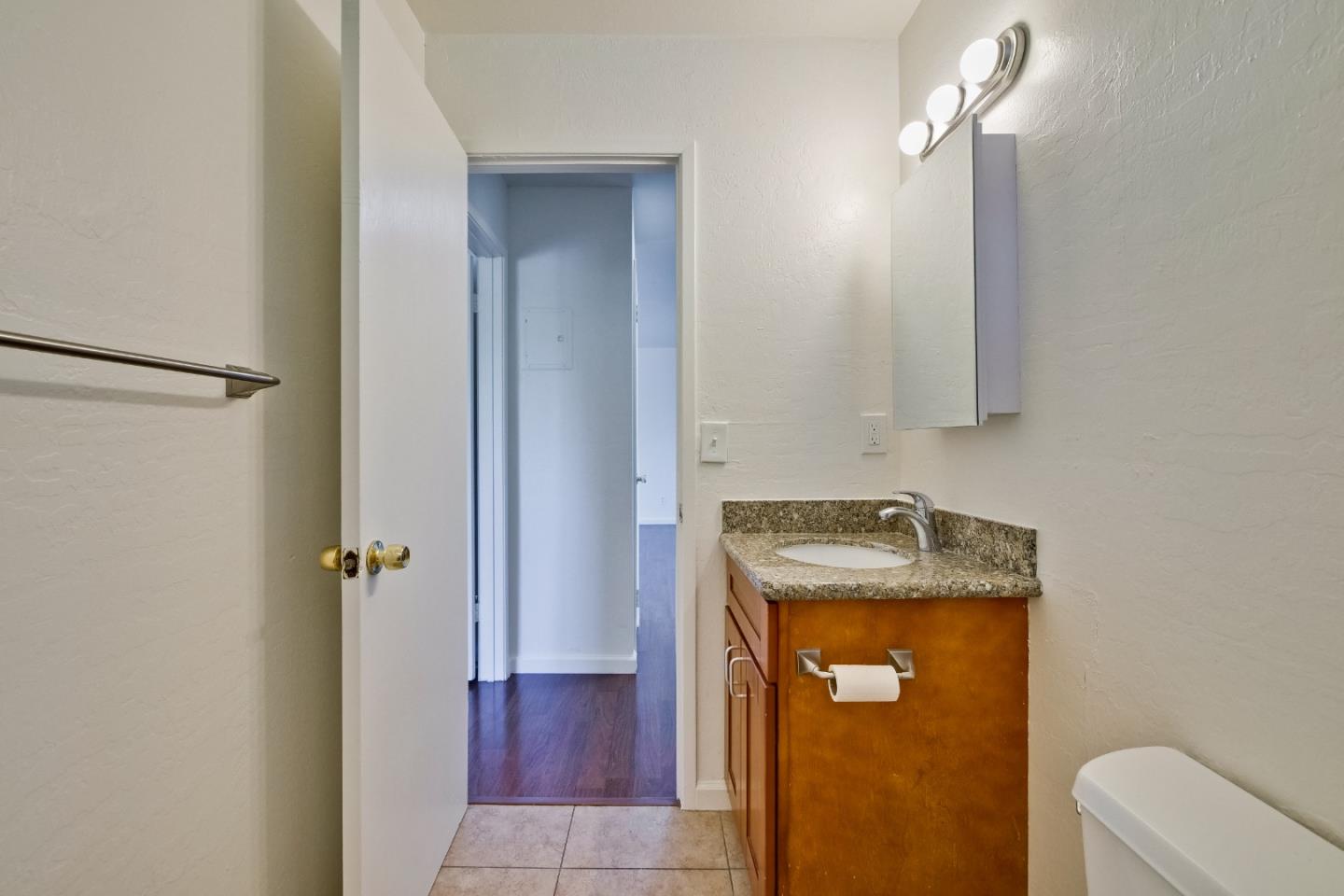 Detail Gallery Image 9 of 14 For 7537 Rogers Ln #3,  Gilroy,  CA 95020 - 2 Beds | 1 Baths