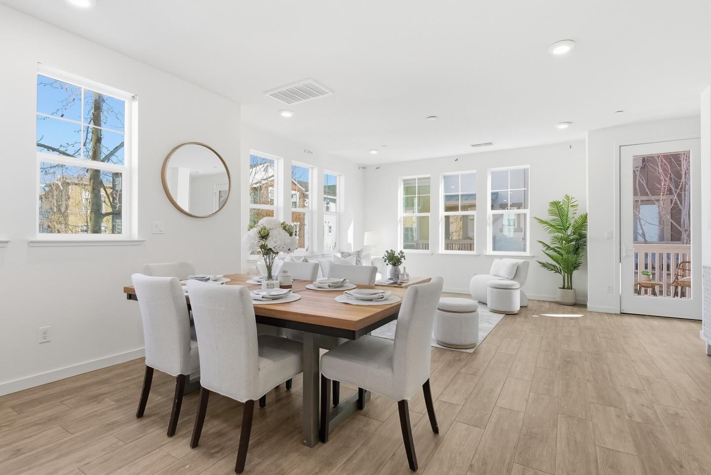 Detail Gallery Image 10 of 50 For 535 San Lorenzo Ter #1,  Sunnyvale,  CA 94085 - 4 Beds | 3/1 Baths