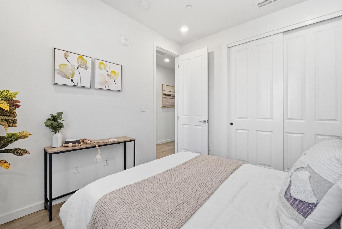 Detail Gallery Image 23 of 50 For 535 San Lorenzo Ter #1,  Sunnyvale,  CA 94085 - 4 Beds | 3/1 Baths