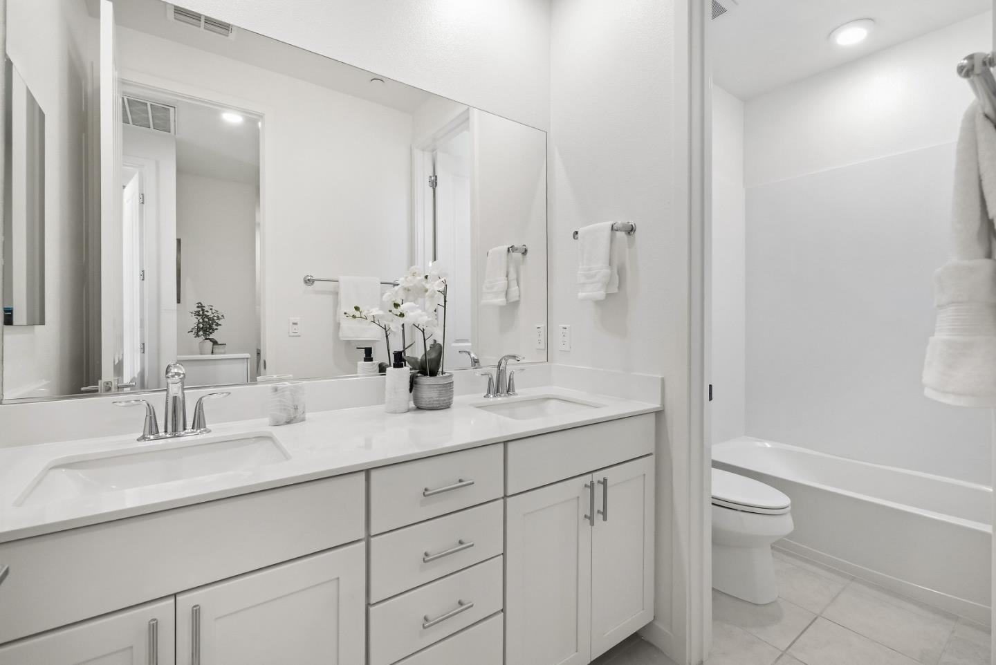 Detail Gallery Image 29 of 50 For 535 San Lorenzo Ter #1,  Sunnyvale,  CA 94085 - 4 Beds | 3/1 Baths