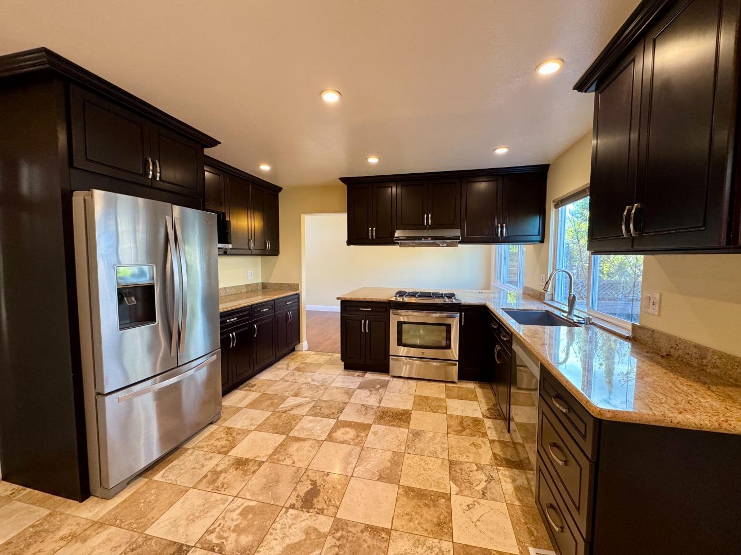 Detail Gallery Image 10 of 40 For 775 Ajax Dr, Sunnyvale,  CA 94086 - 4 Beds | 2/1 Baths