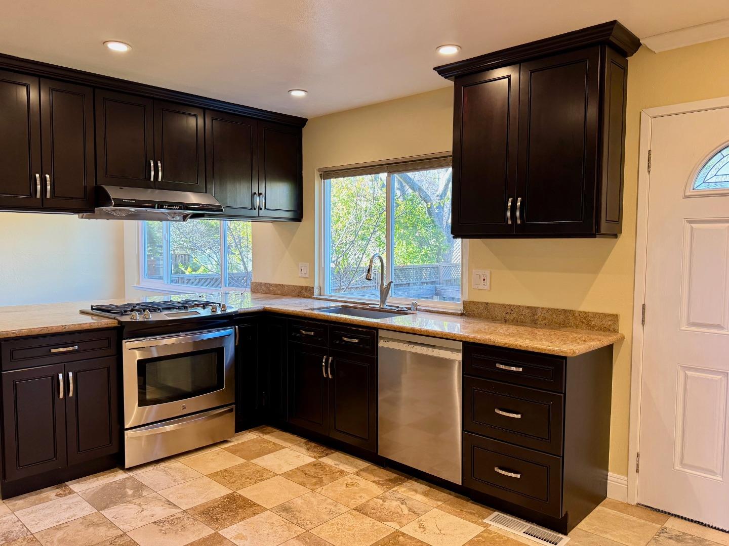 Detail Gallery Image 9 of 40 For 775 Ajax Dr, Sunnyvale,  CA 94086 - 4 Beds | 2/1 Baths