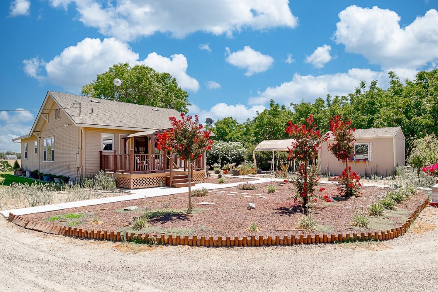 Detail Gallery Image 2 of 48 For 3719 N Hart Rd, Modesto,  CA 95358 - 2 Beds | 2 Baths