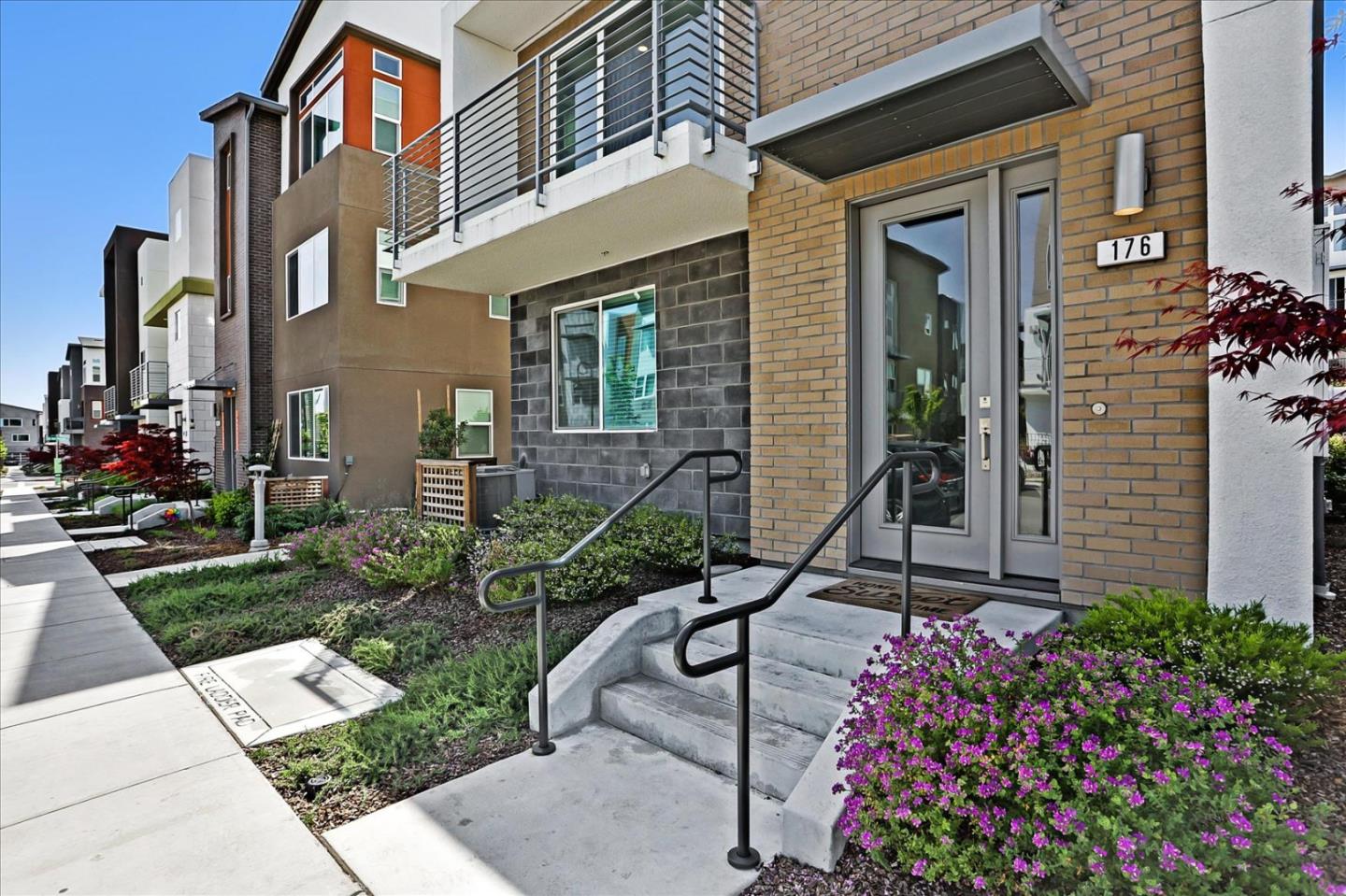 Front Image Thumbnail for ML82036686