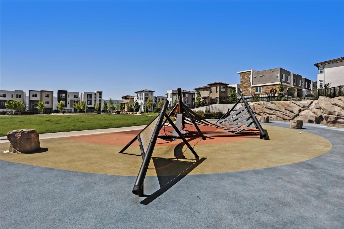 Detail Gallery Image 23 of 28 For 176 Agustin Narvaez St, San Jose,  CA 95136 - 5 Beds | 4 Baths