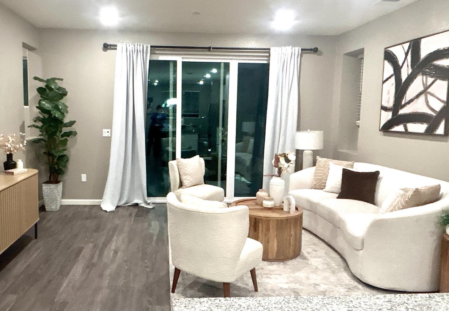 Detail Gallery Image 3 of 28 For 176 Agustin Narvaez St, San Jose,  CA 95136 - 5 Beds | 4 Baths