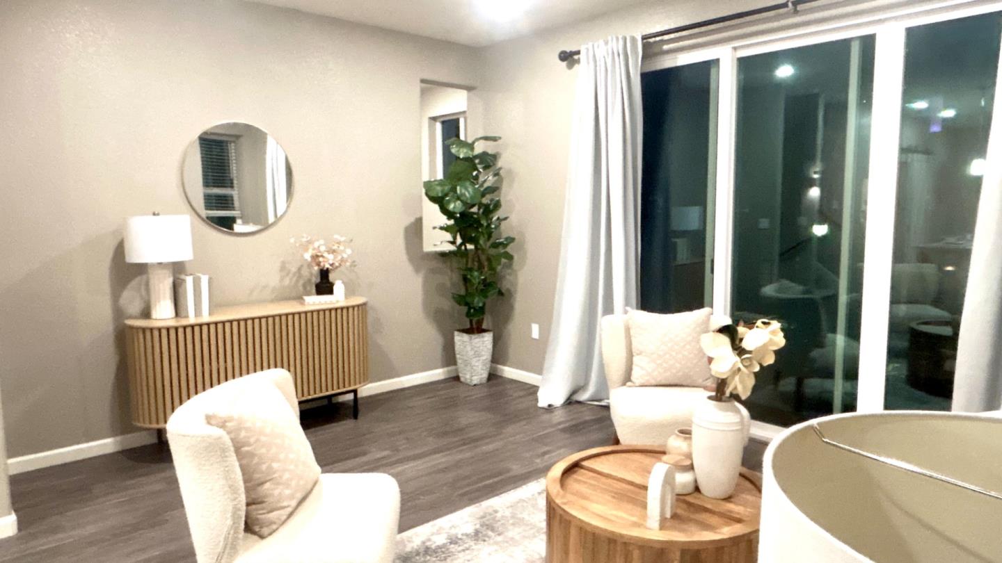 Detail Gallery Image 4 of 28 For 176 Agustin Narvaez St, San Jose,  CA 95136 - 5 Beds | 4 Baths