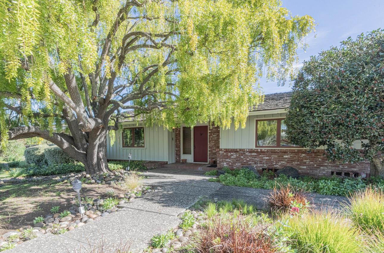 Detail Gallery Image 5 of 72 For 12 Mesa Del Sol, Salinas,  CA 93908 - 4 Beds | 4 Baths