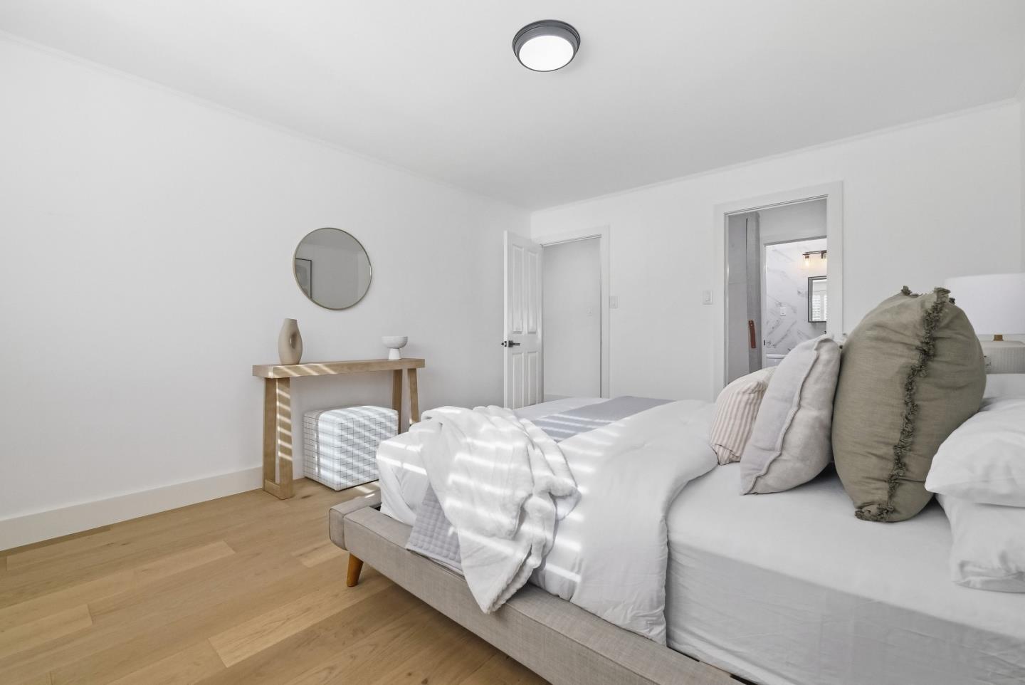 Detail Gallery Image 15 of 42 For 550 Holyoke St, San Francisco,  CA 94134 - 5 Beds | 4 Baths