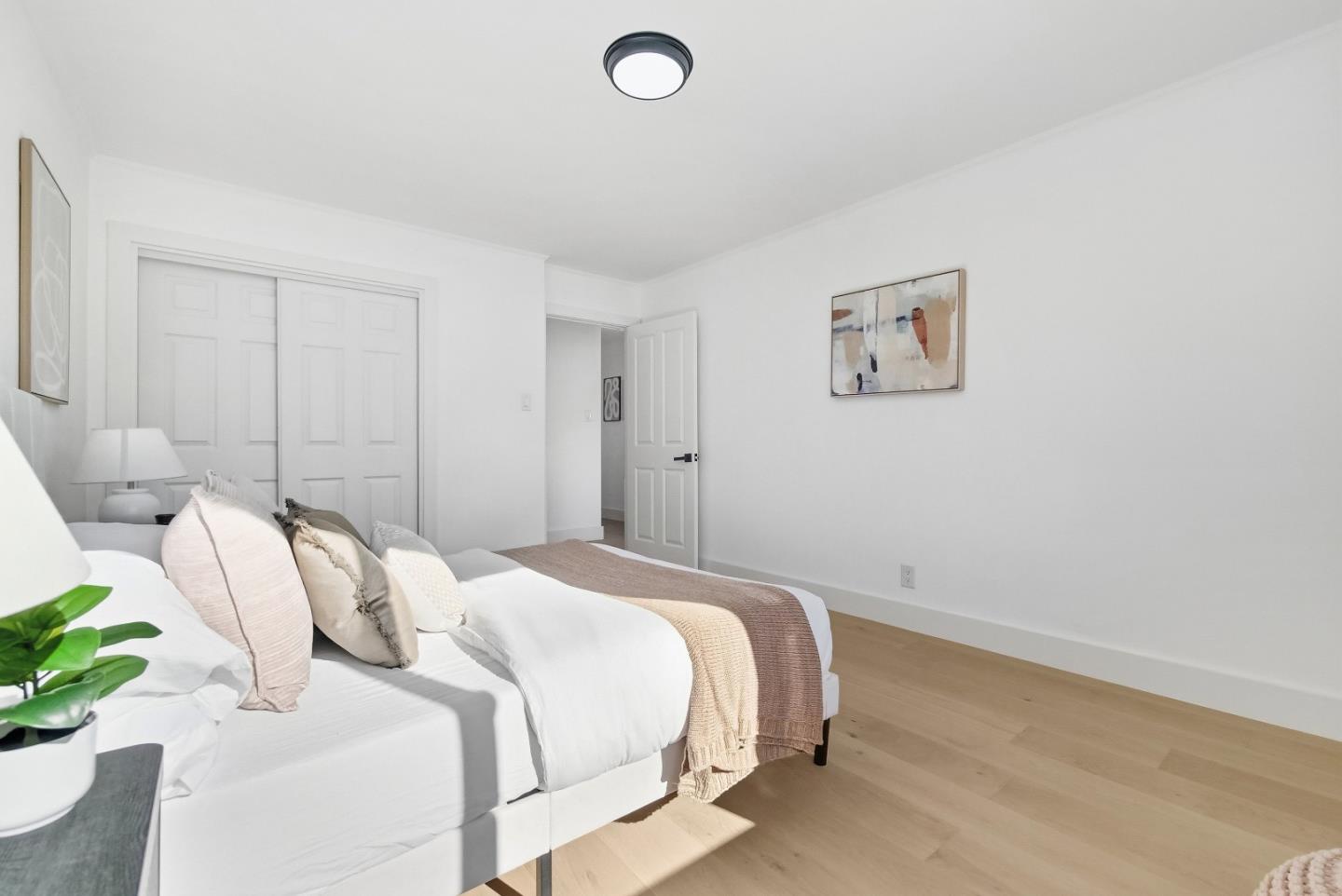 Detail Gallery Image 19 of 42 For 550 Holyoke St, San Francisco,  CA 94134 - 5 Beds | 4 Baths