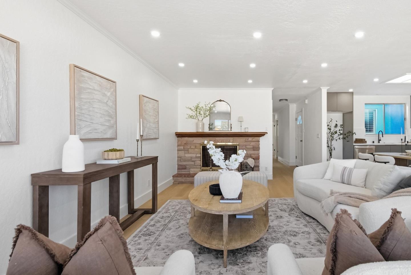 Detail Gallery Image 4 of 42 For 550 Holyoke St, San Francisco,  CA 94134 - 5 Beds | 4 Baths