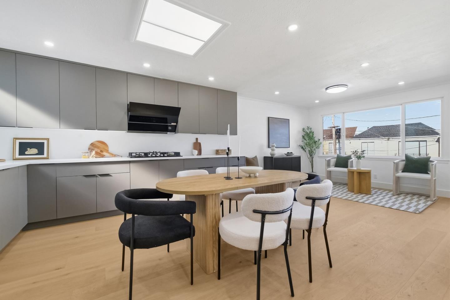 Detail Gallery Image 6 of 42 For 550 Holyoke St, San Francisco,  CA 94134 - 5 Beds | 4 Baths