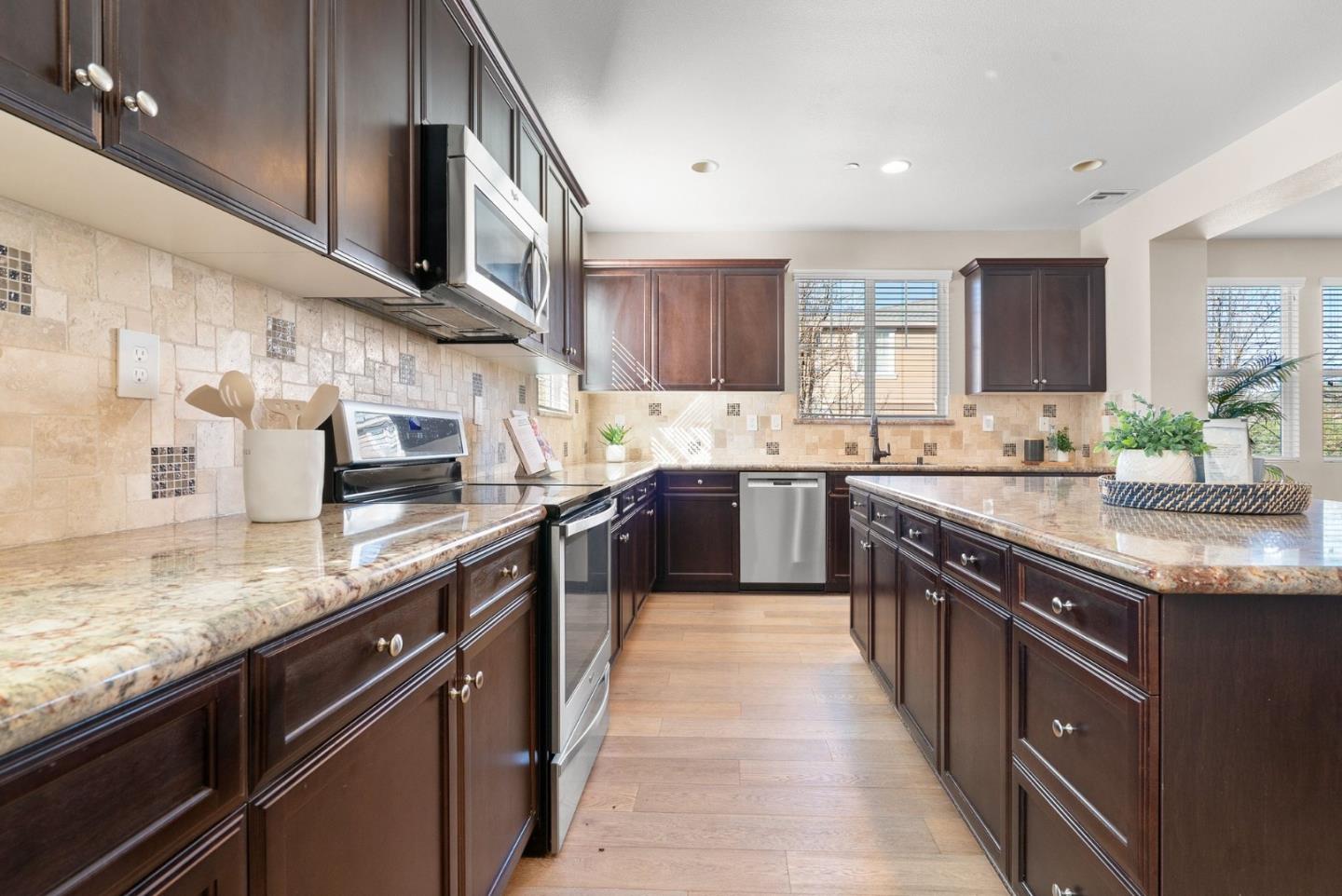 Detail Gallery Image 11 of 35 For 237 Bluebonnet Ln #101,  Scotts Valley,  CA 95066 - 4 Beds | 3/1 Baths