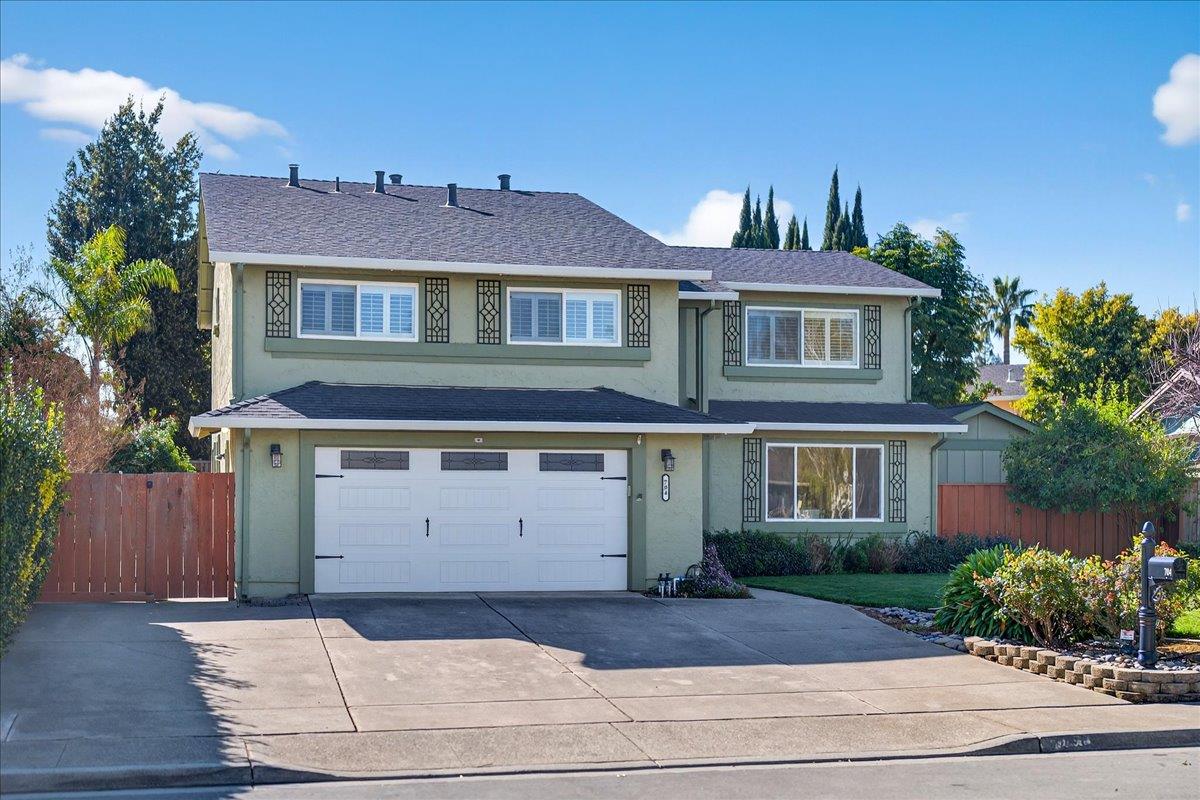 Detail Gallery Image 3 of 80 For 704 Lexington Pl, Gilroy,  CA 95020 - 5 Beds | 3 Baths