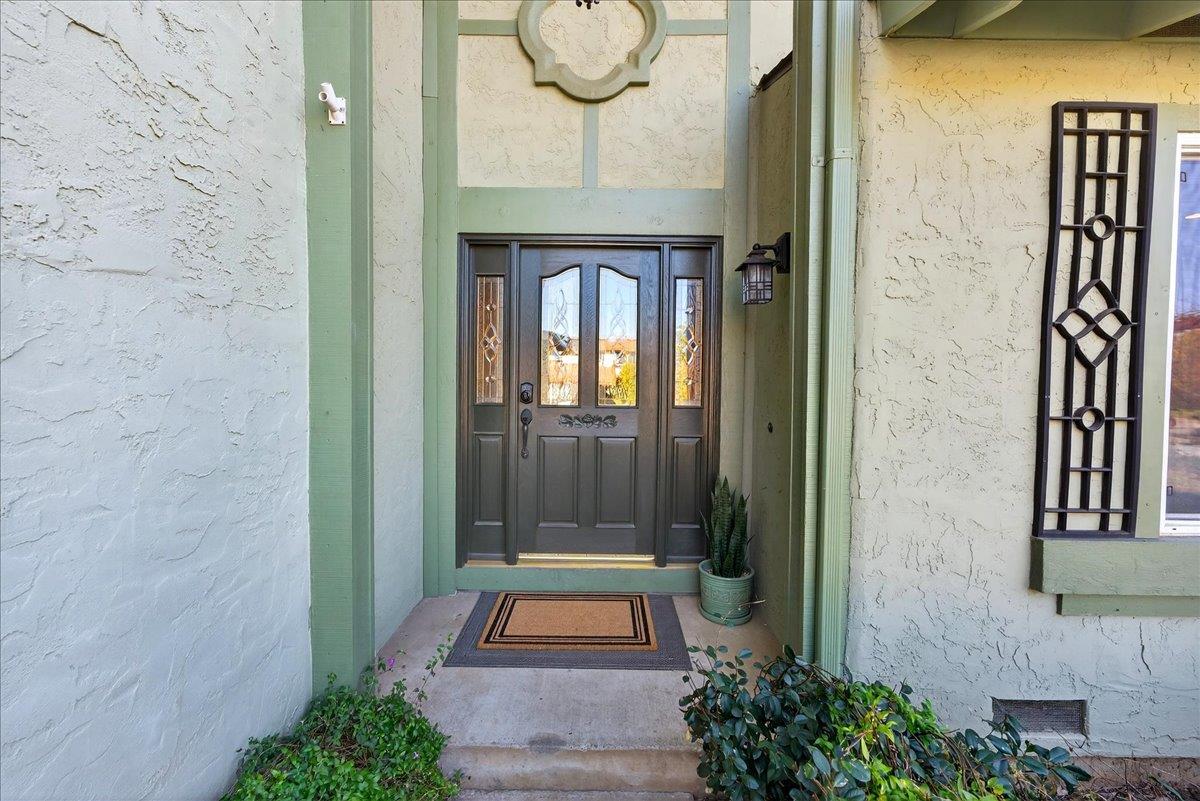 Detail Gallery Image 8 of 80 For 704 Lexington Pl, Gilroy,  CA 95020 - 5 Beds | 3 Baths