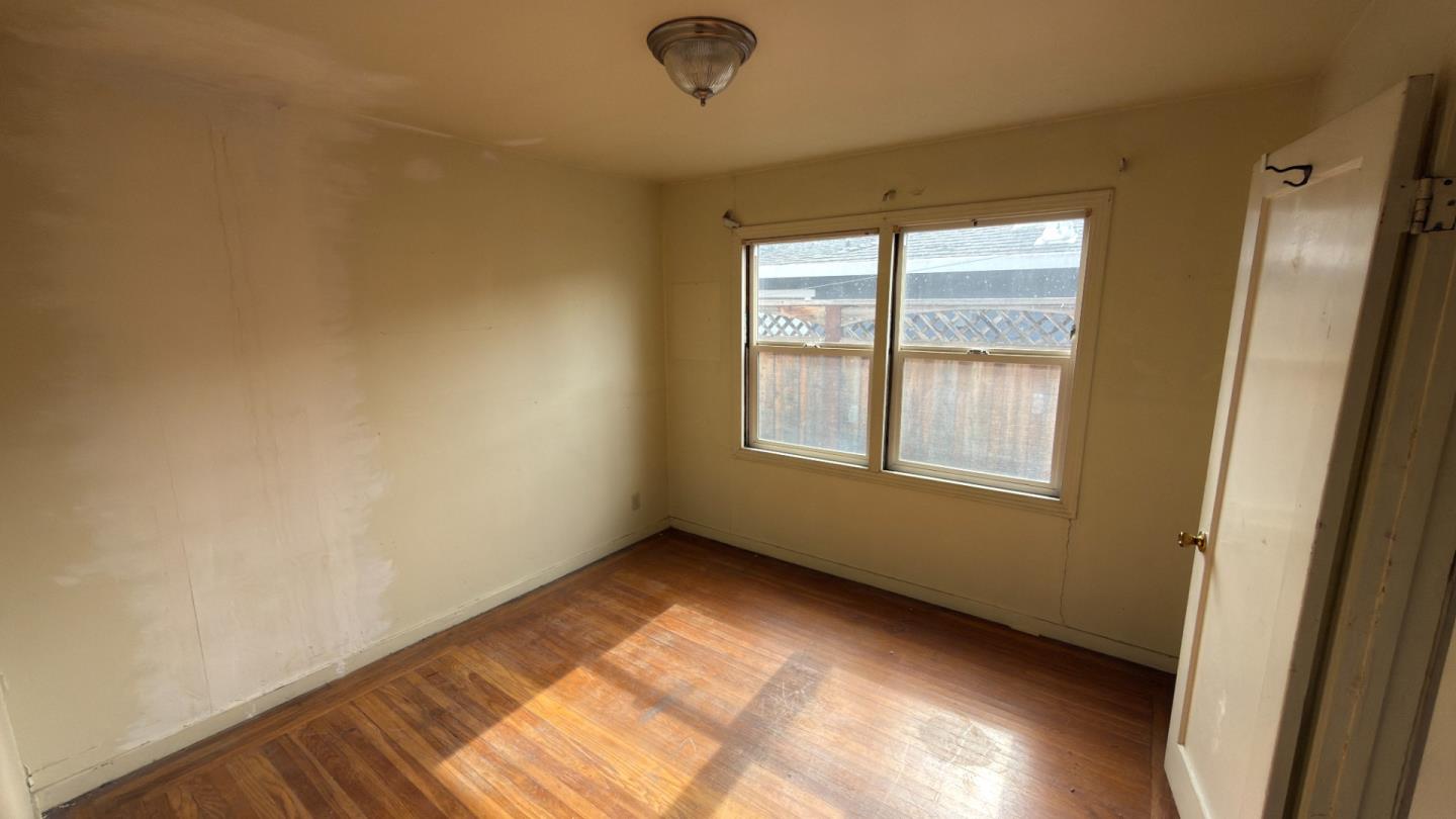 Detail Gallery Image 15 of 21 For 1268 Carlton Ave, Menlo Park,  CA 94025 - 3 Beds | 2 Baths