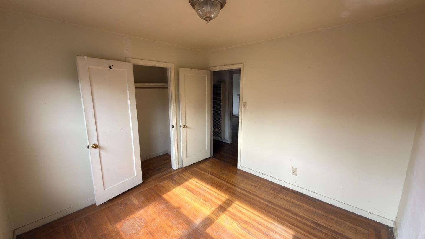 Detail Gallery Image 16 of 21 For 1268 Carlton Ave, Menlo Park,  CA 94025 - 3 Beds | 2 Baths