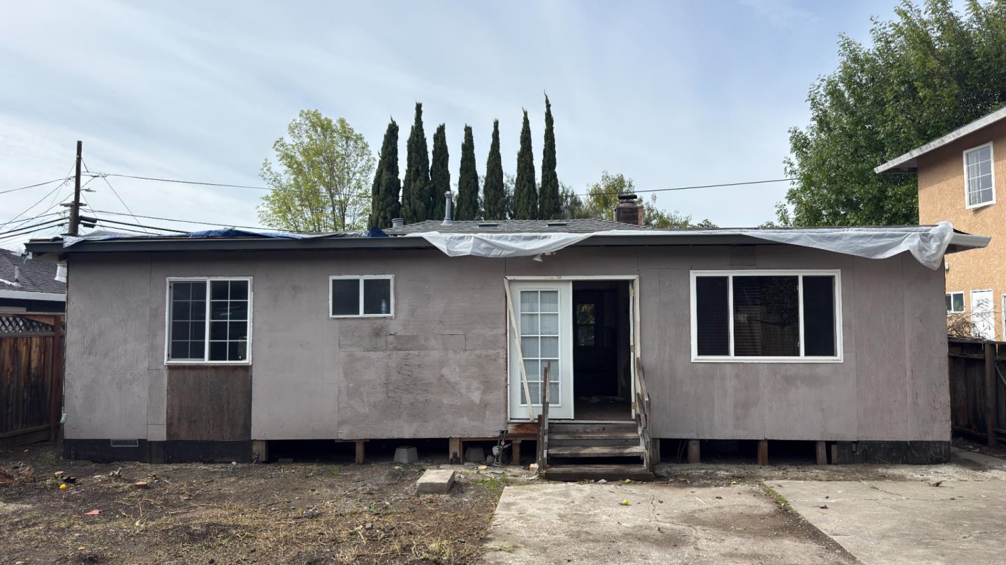 Detail Gallery Image 3 of 21 For 1268 Carlton Ave, Menlo Park,  CA 94025 - 3 Beds | 2 Baths